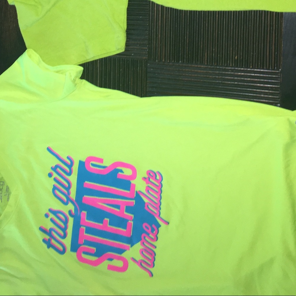 Athletic shirt